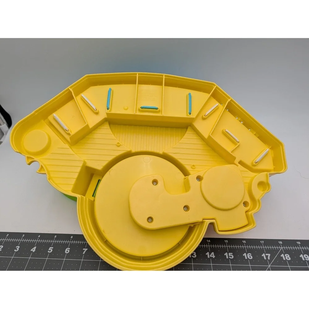 Fisher Price Little People Aquarium BGC32 Yellow‎ Blue Slide Pool 2013
